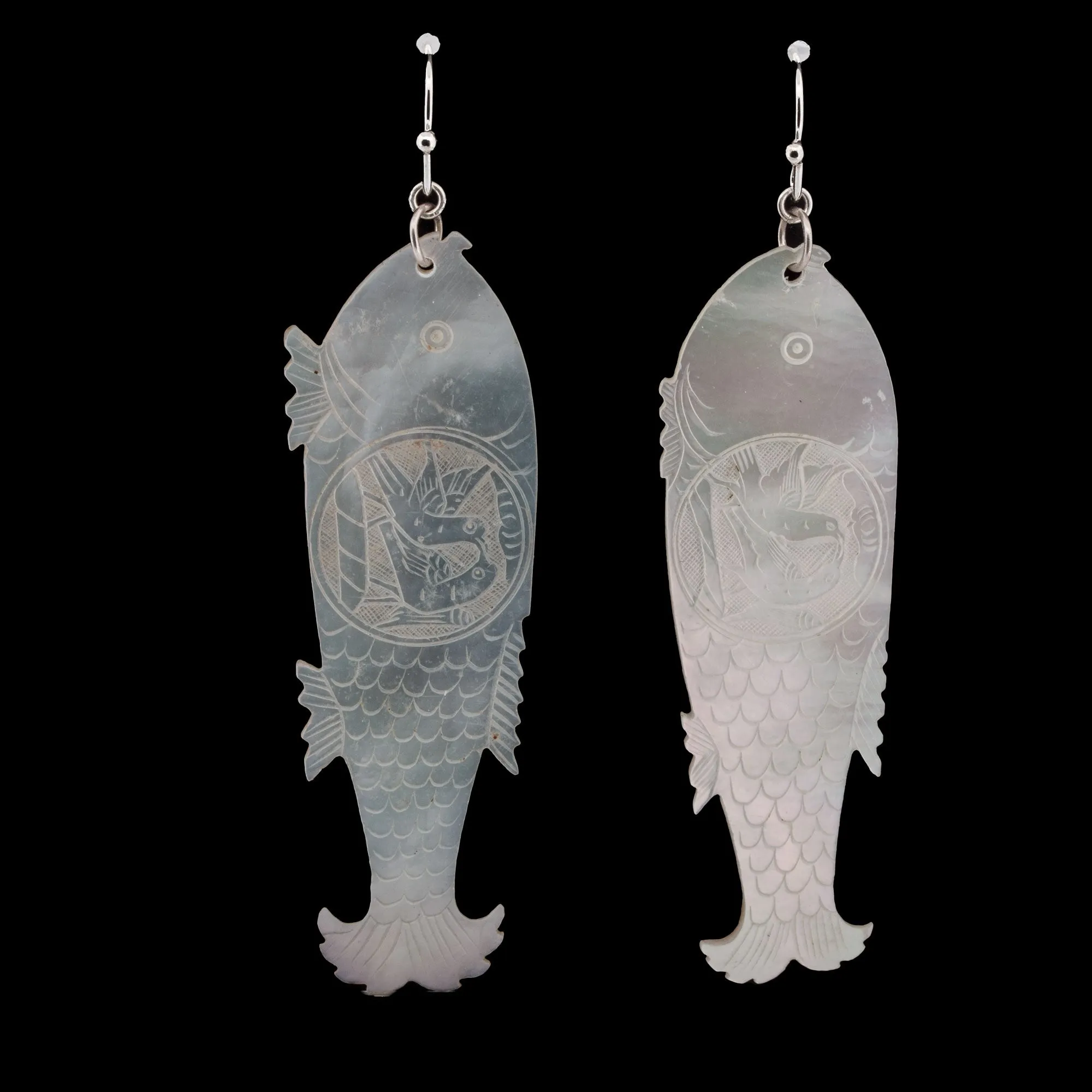 18th c. Chinese mother of pearl gaming counter earrings,fish shaped. eror497
